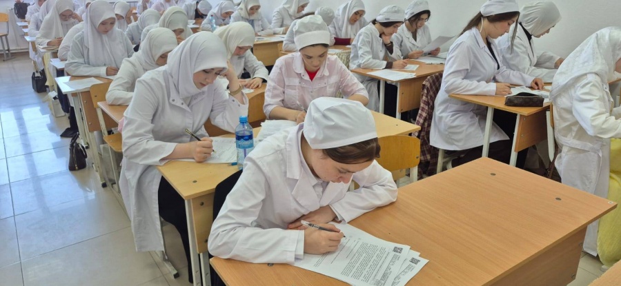 В  ПОАНО „Медицинский колледж“ г.Хасавюрт написали  ВПР по биологии!